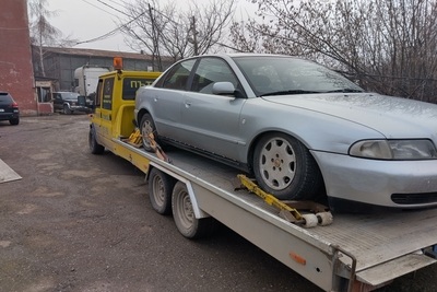 Транспортиране на бус след авария